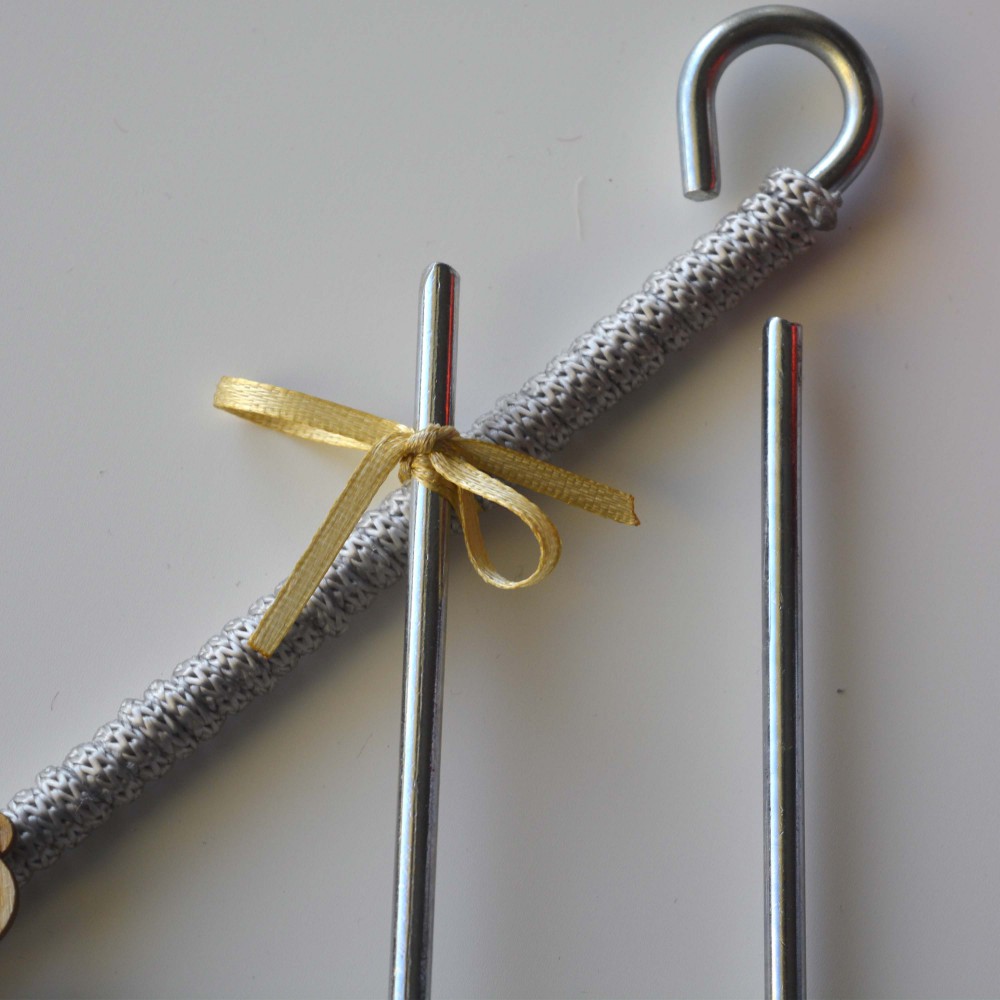 Χειροποίητο Γούρι Τρίγωνο Κουκουνάρι 2026 Εποχιακά