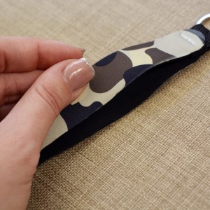 Μπρελόκ Wristlet Καμουφλάζ Εκρού Μπρελόκ